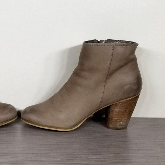 BP. Trolley Ankle Bootie, Tan Leather, Womens Size 7.5 M - Picture 8 of 12